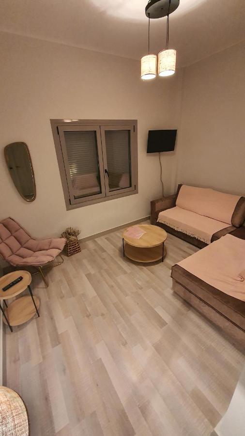 Larry'S Little Place In The Center Of Gytheio Экстерьер фото
